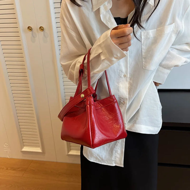 Sac Argenté Carré Rouge